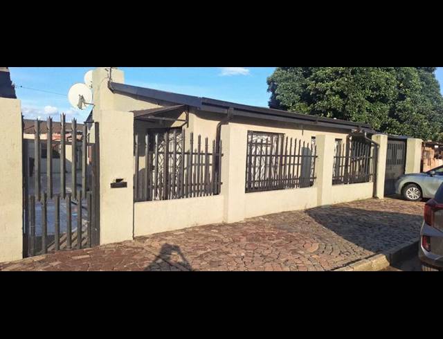 3 BEDROOM HOUSE FOR SALE IN REIGERPARK